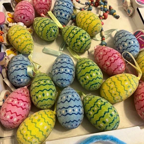 Bundle of Easter Decor - Used once to display on Easter Tree - Use in Any Way!🐣 - Picture 2 of 10